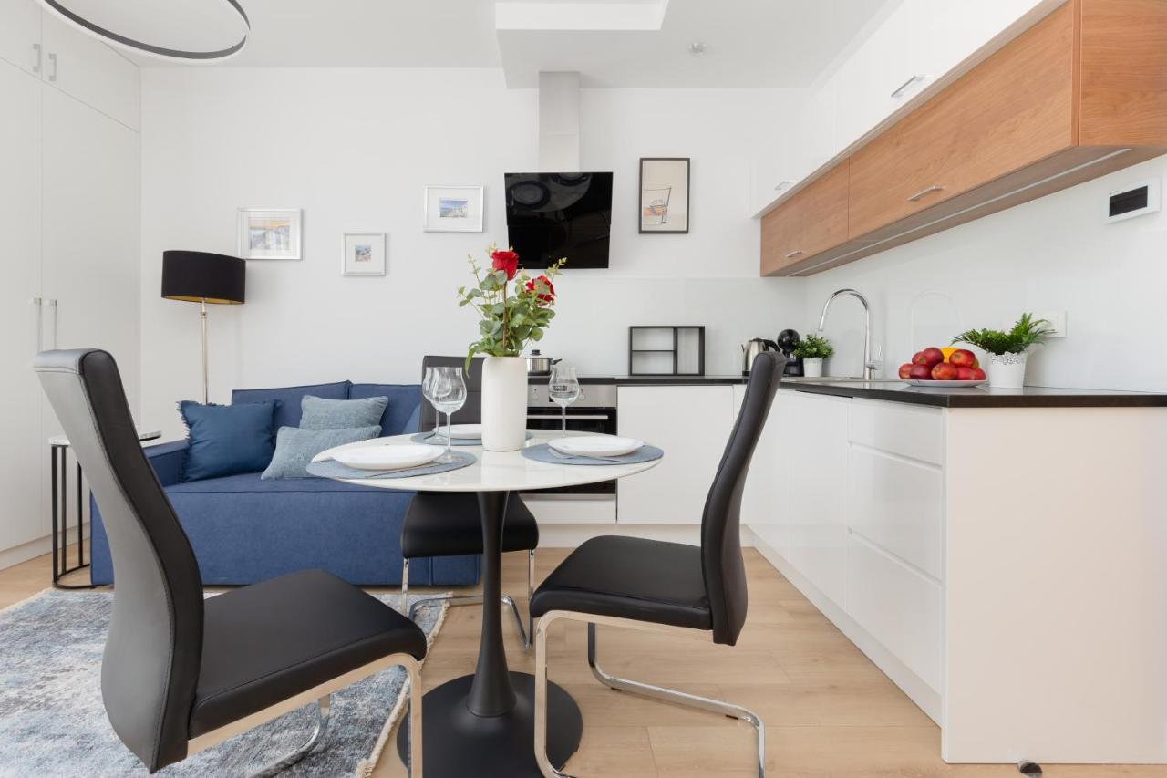 Warszawa Srodmiescie Bonifraterska Apartments By Noclegi Renters Eksteriør billede