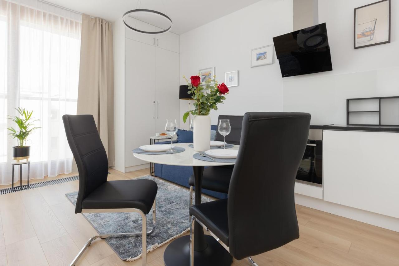 Warszawa Srodmiescie Bonifraterska Apartments By Noclegi Renters Eksteriør billede